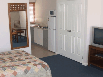Bunbury Motel And Serviced Apartments - Surfers Paradise Gold Coast 2
