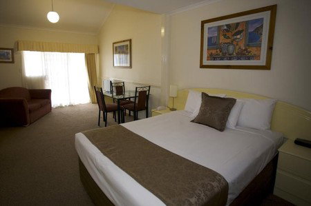 Toowong Inn & Suites - Surfers Paradise Gold Coast 2