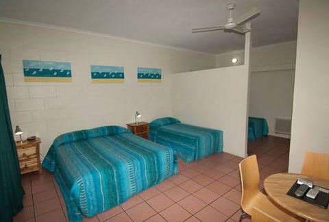 Whitsunday On The Beach - Surfers Paradise Gold Coast 2