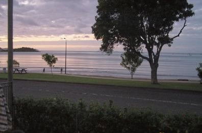 Whitsunday Waterfront Apartments - Surfers Paradise Gold Coast 0