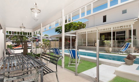Aaman & Cinta Villa - Surfers Paradise Gold Coast 4