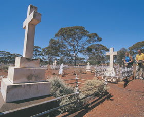 Coolgardie Cemetery - Surfers Paradise Gold Coast 0