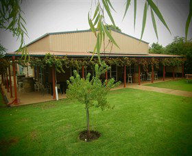 Red Earth Estate Vineyard - Surfers Paradise Gold Coast 2