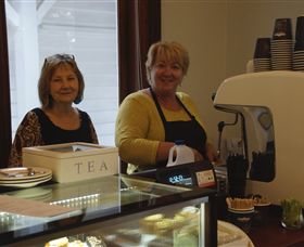 Dromkeen Art Gallery And Tea Room - Surfers Paradise Gold Coast 1