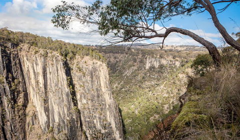 Apsley Gorge Rim Walking Track - Surfers Paradise Gold Coast 0