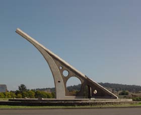Singleton Sundial - Surfers Paradise Gold Coast 0