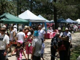 Coolangatta Art And Craft Markets - Surfers Paradise Gold Coast 3