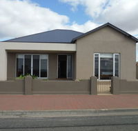 Stansbury Beach House - Surfers Paradise Gold Coast