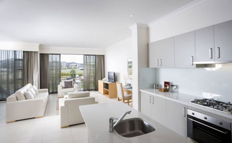 Mercure Kooindah Waters Central Coast - Surfers Paradise Gold Coast 2