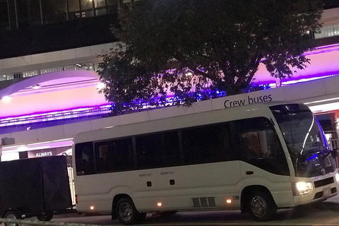 Airport Transfer 8Pax - Surfers Paradise Gold Coast 0
