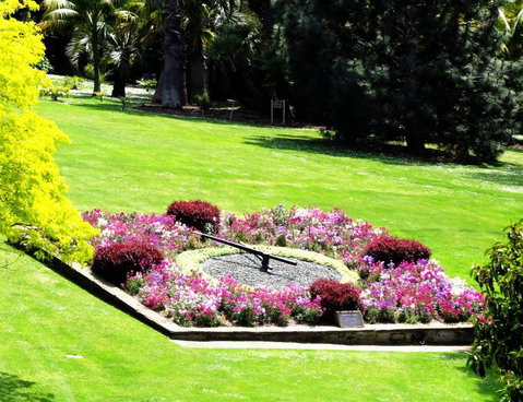 Hobart Half-Day Sightseeing Coach Tram Tour - Surfers Paradise Gold Coast 5