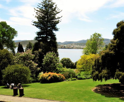 Hobart Half-Day Sightseeing Coach Tram Tour - Surfers Paradise Gold Coast 6