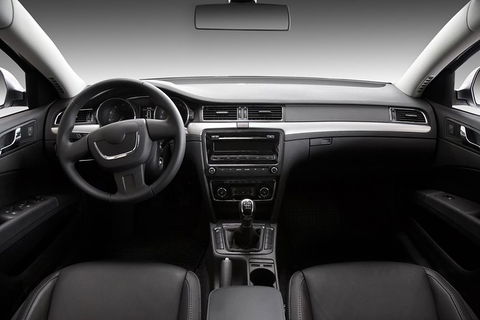 Round Trip Transfer In Private Vehicle From-to Airport In Adelaide Downtown - Surfers Paradise Gold Coast 1