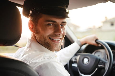 Round Trip Transfer In Private Vehicle From-to Airport In Adelaide Downtown - Surfers Paradise Gold Coast 3