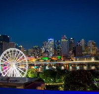 Green Cabs Brisbane Tours - Surfers Paradise Gold Coast