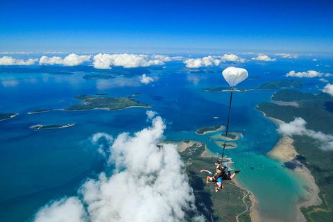 Airlie Beach Tandem Skydive - Surfers Paradise Gold Coast 0