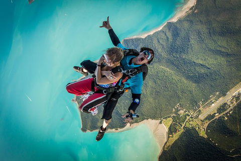 Airlie Beach Tandem Skydive - Surfers Paradise Gold Coast 6