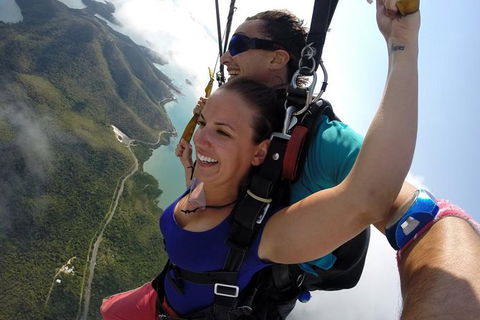 Airlie Beach Tandem Skydive - Surfers Paradise Gold Coast 3
