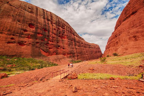 Kata Tjuta Sunrise And Valley Of The Winds Half-Day Trip - Surfers Paradise Gold Coast 10