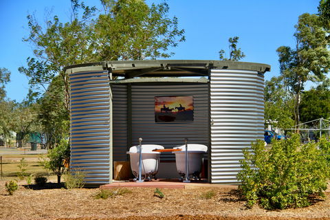 Julia Creek Artesian Baths - Surfers Paradise Gold Coast 0