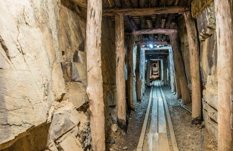 Bald Hill Tourist Mine - Surfers Paradise Gold Coast 0
