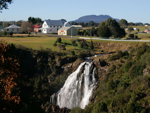 Waratah Falls - Surfers Paradise Gold Coast 0