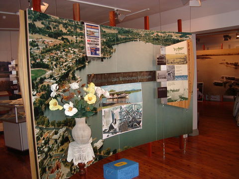 Golden City Paddle Steamer And Museum - Surfers Paradise Gold Coast 1