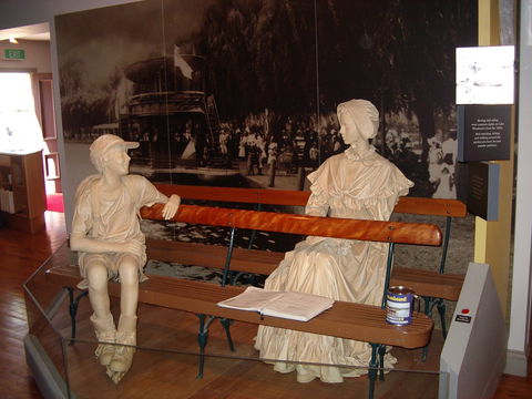 Golden City Paddle Steamer And Museum - Surfers Paradise Gold Coast 2