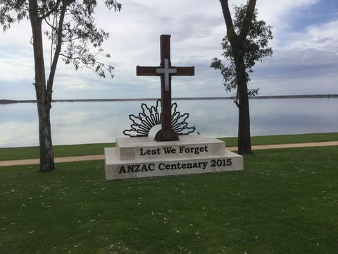 Anzac Centenary Cross - Surfers Paradise Gold Coast 0