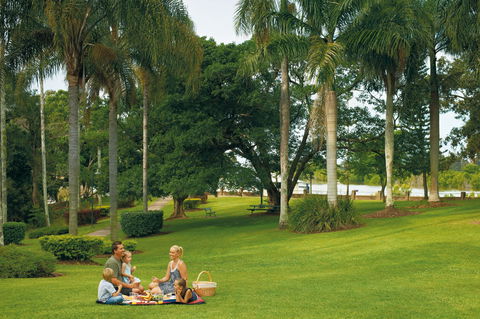 Melsa - Surfers Paradise Gold Coast 0