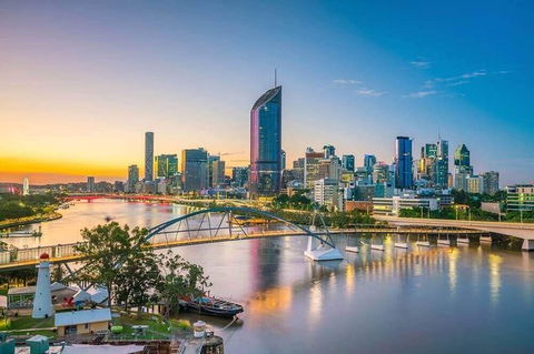 Brisbane Airport Transfers : Brisbane Airport BNE To Brisbane In Luxury Van - Surfers Paradise Gold Coast 5