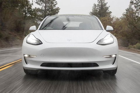 Adelaide Airport Arrival Transfer OR Tour In A Tesla Model3 EV - Surfers Paradise Gold Coast 4