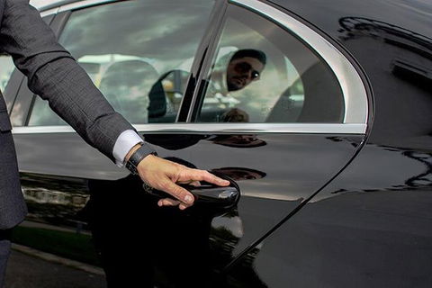 Adelaide Airport (ADL) To City Center To Airport - Private Transfer - Surfers Paradise Gold Coast 2