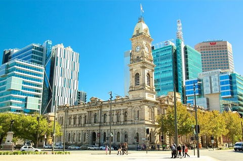 Arrival Private Transfers: Adelaide Airport ADL To Adelaide In Luxury Van - Surfers Paradise Gold Coast 7