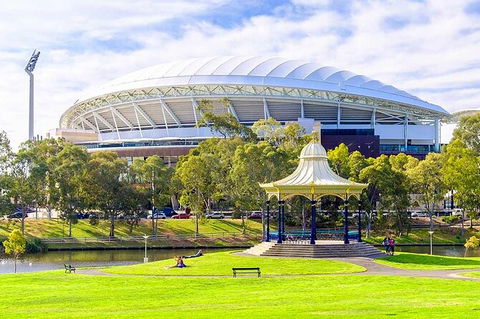 Arrival Private Transfers: Adelaide Airport ADL To Adelaide In Luxury Van - Surfers Paradise Gold Coast 8
