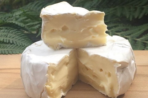 All Inclusive Wine Tour Up The Derwent Valley Hobart: Local Wines & Cheeses - Surfers Paradise Gold Coast 2