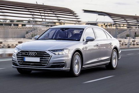 Audi A8 Chauffeur Car Melbourne Airport To CBD - Surfers Paradise Gold Coast 2