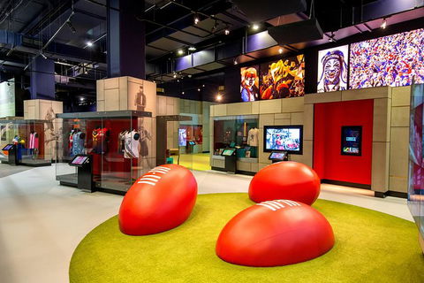 Ultimate Sports Lovers Bus Tour Of Melbourne - Surfers Paradise Gold Coast 1