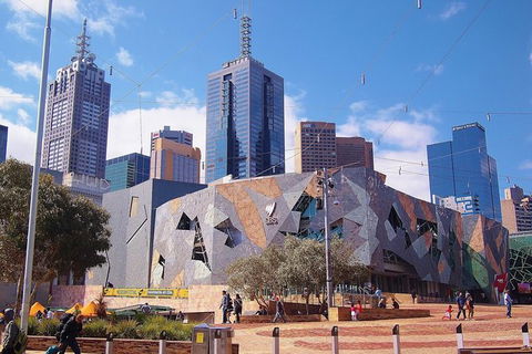 Arrival Private Transfers: Melbourne Airport MEL To Melbourne In Business Car - Surfers Paradise Gold Coast 1