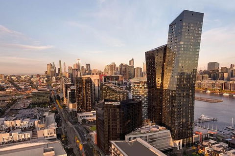 Arrival Private Transfers: Melbourne Airport MEL To Melbourne In Business Car - Surfers Paradise Gold Coast 5