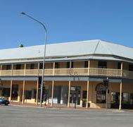 Colac Hotel - Surfers Paradise Gold Coast