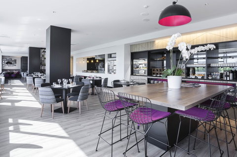 MRepublic Restaurant, Bar And Lounge - Surfers Paradise Gold Coast 0