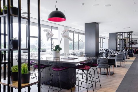 MRepublic Restaurant, Bar And Lounge - Surfers Paradise Gold Coast 1