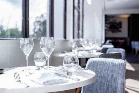 MRepublic Restaurant, Bar And Lounge - Surfers Paradise Gold Coast 7