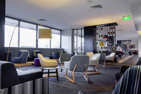 MRepublic Restaurant, Bar And Lounge - Surfers Paradise Gold Coast 9