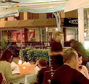 Domanis Cafe Restaurant Bar - Surfers Paradise Gold Coast
