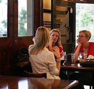 Four in Hand - Surfers Paradise Gold Coast