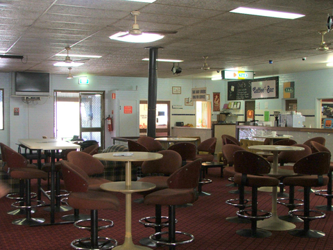 Old Bar Tavern - Surfers Paradise Gold Coast 3