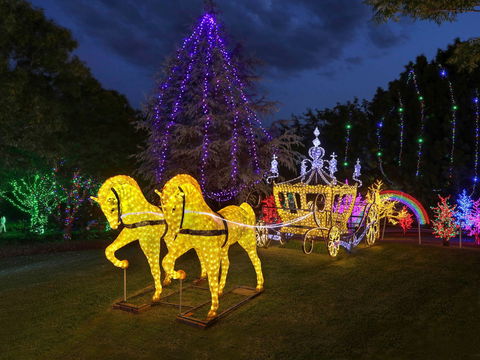 Christmas Lights Spectacular At Hunter Valley Gardens - Surfers Paradise Gold Coast 2