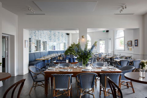Dine In Style With Lola - Surfers Paradise Gold Coast 0